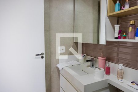 Apartamento à venda com 120m², 2 quartos e 2 vagas Apartamento à venda com 120m², 2 quartos e 2 vagasBanheiro da Suíte 1