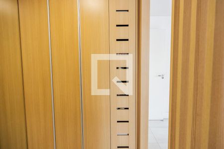 Apartamento à venda com 120m², 2 quartos e 2 vagas Apartamento à venda com 120m², 2 quartos e 2 vagasCloset