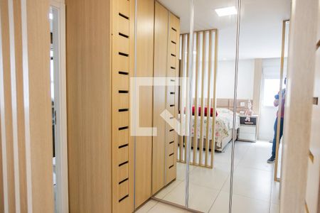 Apartamento à venda com 120m², 2 quartos e 2 vagas Apartamento à venda com 120m², 2 quartos e 2 vagasCloset