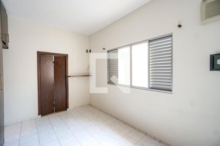 Casa à venda com 147m², 4 quartos e 2 vagasSuíte