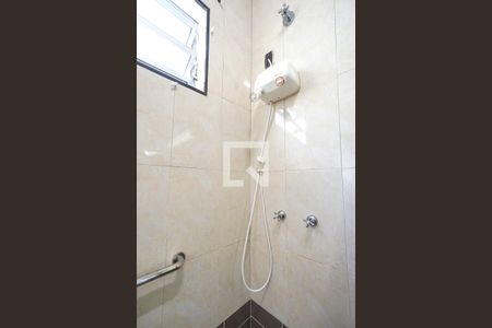 Casa à venda com 147m², 4 quartos e 2 vagasChuveiro