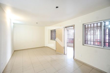 Sala de casa à venda com 4 quartos, 147m² em Cidade Mãe do Céu, São Paulo