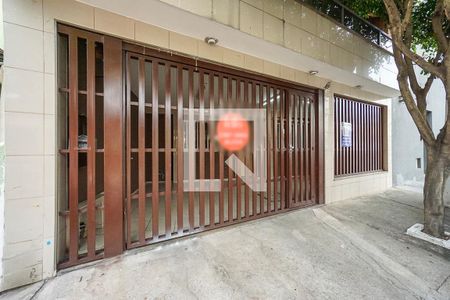 Casa à venda com 147m², 4 quartos e 2 vagasFachada