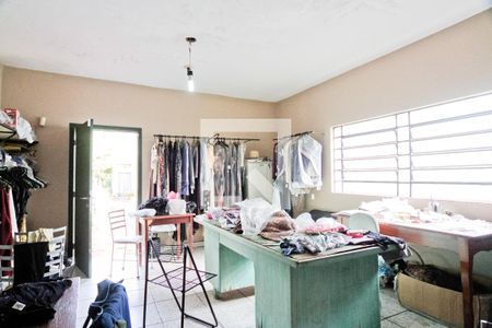 Casa à venda com 250m², 3 quartos e 6 vagas Casa à venda com 250m², 3 quartos e 6 vagasEdícula