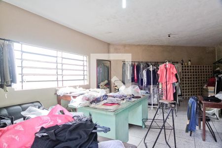 Casa à venda com 250m², 3 quartos e 6 vagas Casa à venda com 250m², 3 quartos e 6 vagasEdícula