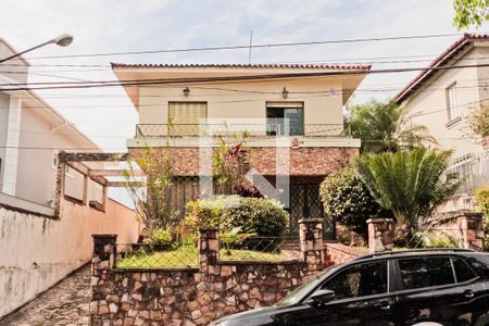 Casa à venda com 250m², 3 quartos e 6 vagas Casa à venda com 250m², 3 quartos e 6 vagasFachada