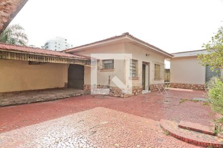 Casa à venda com 250m², 3 quartos e 6 vagas Casa à venda com 250m², 3 quartos e 6 vagasÁrea Externa