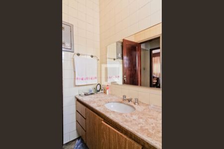 Casa à venda com 250m², 3 quartos e 6 vagas Casa à venda com 250m², 3 quartos e 6 vagasLavabo