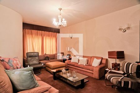 Casa à venda com 250m², 3 quartos e 6 vagas Casa à venda com 250m², 3 quartos e 6 vagasSala