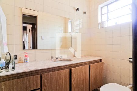 Casa à venda com 250m², 3 quartos e 6 vagas Casa à venda com 250m², 3 quartos e 6 vagasLavabo