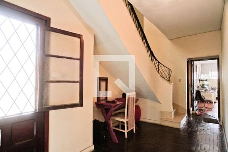 Casa à venda com 250m², 3 quartos e 6 vagas Casa à venda com 250m², 3 quartos e 6 vagasCorredor