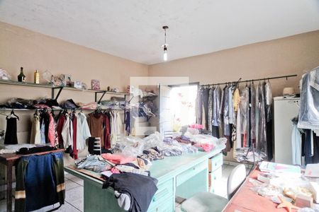 Casa à venda com 250m², 3 quartos e 6 vagas Casa à venda com 250m², 3 quartos e 6 vagasEdícula