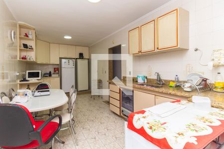 Casa à venda com 247m², 5 quartos e 2 vagasCozinha 