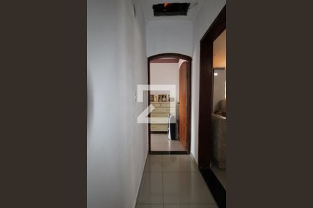 Casa à venda com 390m², 4 quartos e 3 vagasCorredor (pavimento superior)