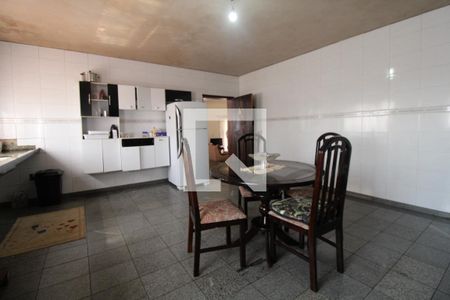 Casa à venda com 390m², 4 quartos e 3 vagasCozinha