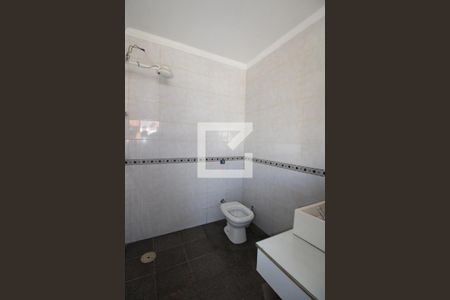 Casa à venda com 390m², 4 quartos e 3 vagasBanheiro do Quarto 2 (suíte)