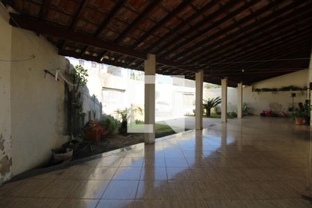 Casa à venda com 390m², 4 quartos e 3 vagasVaranda e Garagem