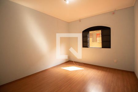 Quarto 1 de casa para alugar com 2 quartos, 120m² em Jardim Maristela, São Paulo