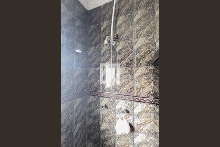 Casa à venda com 430m², 4 quartos e 5 vagasBanheiro da Suíte 2