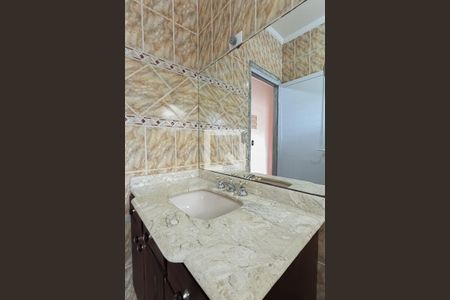 Casa à venda com 430m², 4 quartos e 5 vagasBanheiro 2