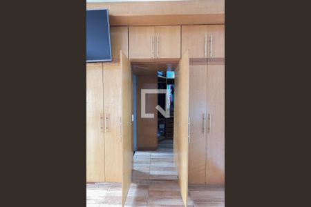 Casa à venda com 430m², 4 quartos e 5 vagasSuíte 2