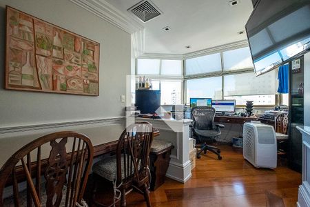 Apartamento à venda com 394m², 4 quartos e 5 vagas Apartamento à venda com 394m², 4 quartos e 5 vagasSala de Almoço