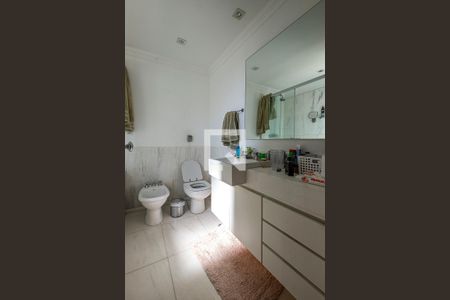 Apartamento à venda com 394m², 4 quartos e 5 vagas Apartamento à venda com 394m², 4 quartos e 5 vagasSuíte 2 - Banheiro