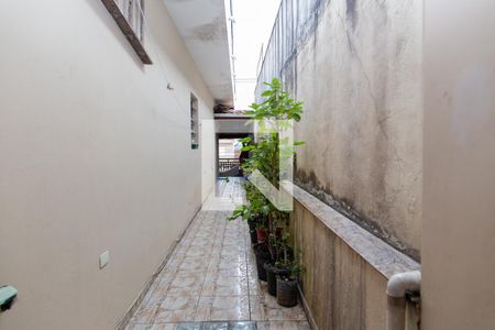 Casa à venda com 180m², 3 quartos e 2 vagasCorredor