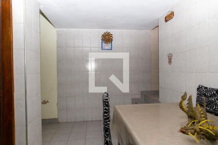 Casa à venda com 180m², 3 quartos e 2 vagasHall