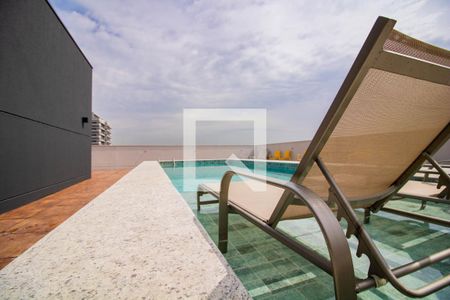 Studio à venda com 24m², 1 quarto e sem vaga Studio à venda com 24m², 1 quarto e sem vagaÁrea comum - Piscina