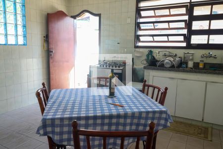 Casa de condomínio à venda com 293m², 5 quartos e 3 vagasCozinha