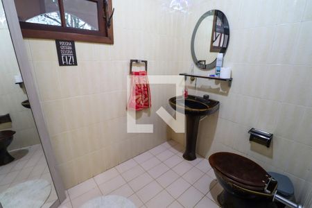 Casa de condomínio à venda com 293m², 5 quartos e 3 vagasLavabo