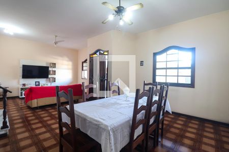 Sala de casa de condomínio à venda com 5 quartos, 293m² em Jacarepaguá, Rio de Janeiro