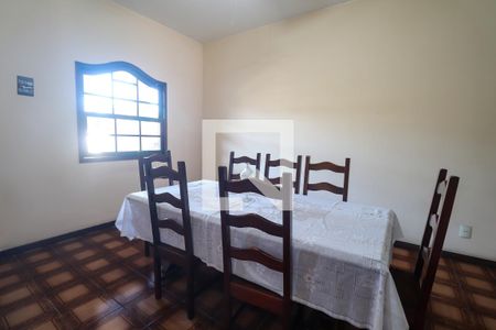 Sala de casa de condomínio à venda com 5 quartos, 293m² em Jacarepaguá, Rio de Janeiro