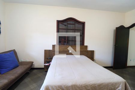 Casa de condomínio à venda com 293m², 5 quartos e 3 vagasQuarto 2