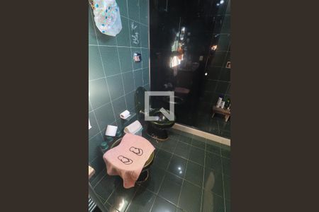 Casa de condomínio à venda com 293m², 5 quartos e 3 vagasBanheiro da Suíte 2