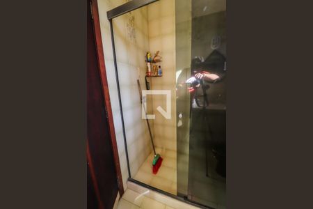 Casa de condomínio à venda com 293m², 5 quartos e 3 vagasBanheiro Social