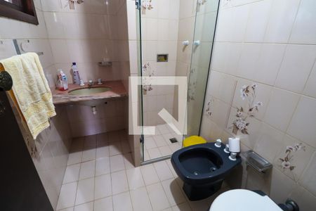 Casa de condomínio à venda com 293m², 5 quartos e 3 vagasBanheiro da Suíte 1