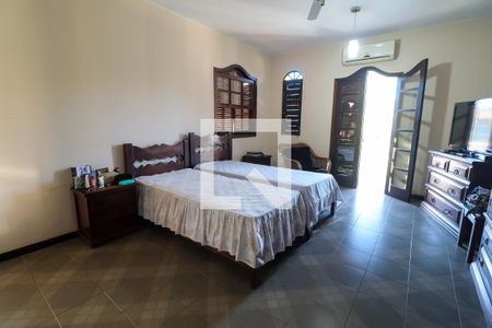 Casa de condomínio à venda com 293m², 5 quartos e 3 vagasSuíte 2