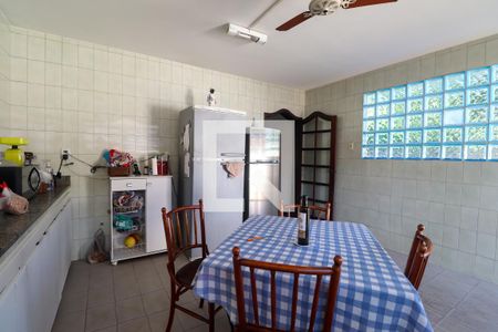 Casa de condomínio à venda com 293m², 5 quartos e 3 vagasCozinha