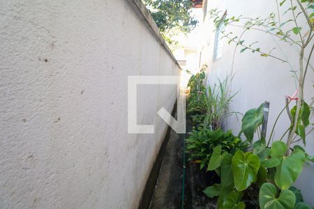 Casa de condomínio à venda com 293m², 5 quartos e 3 vagasQuintal