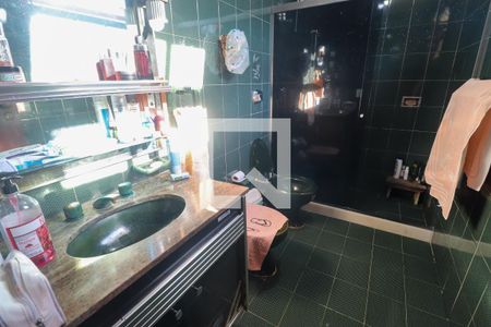 Casa de condomínio à venda com 293m², 5 quartos e 3 vagasBanheiro da Suíte 2