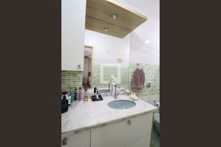 Casa de condomínio à venda com 170m², 2 quartos e 6 vagas Casa de condomínio à venda com 170m², 2 quartos e 6 vagasBanheiro da Suíte 2