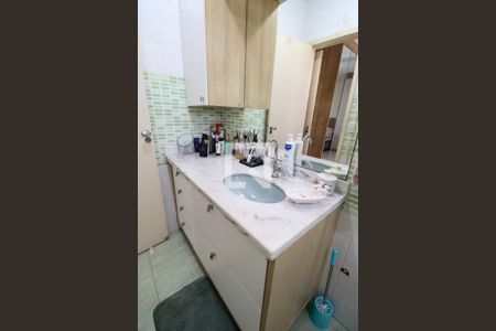 Casa de condomínio à venda com 170m², 2 quartos e 6 vagas Casa de condomínio à venda com 170m², 2 quartos e 6 vagasBanheiro da Suíte 2