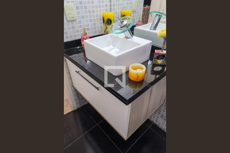 Casa de condomínio à venda com 170m², 2 quartos e 6 vagas Casa de condomínio à venda com 170m², 2 quartos e 6 vagasBanhiero Social