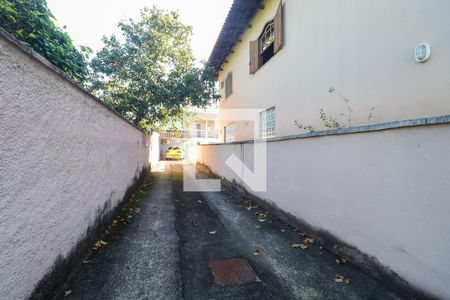 Casa de condomínio à venda com 170m², 2 quartos e 6 vagas Casa de condomínio à venda com 170m², 2 quartos e 6 vagasQuintal