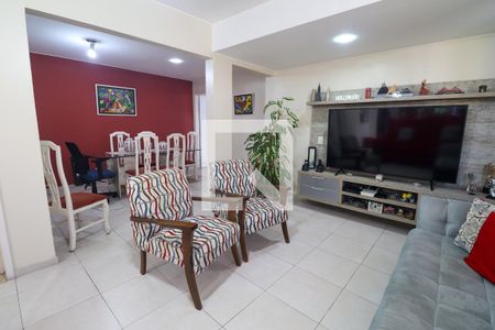 Casa de condomínio à venda com 170m², 2 quartos e 6 vagas Casa de condomínio à venda com 170m², 2 quartos e 6 vagasSala