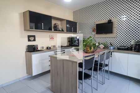 Casa de condomínio à venda com 170m², 2 quartos e 6 vagas Casa de condomínio à venda com 170m², 2 quartos e 6 vagasCozinha