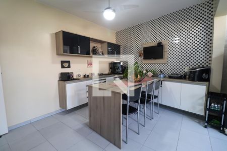 Casa de condomínio à venda com 170m², 2 quartos e 6 vagas Casa de condomínio à venda com 170m², 2 quartos e 6 vagasCozinha