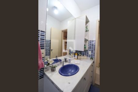 Casa de condomínio à venda com 170m², 2 quartos e 6 vagas Casa de condomínio à venda com 170m², 2 quartos e 6 vagasBanhiero da Suíte 1